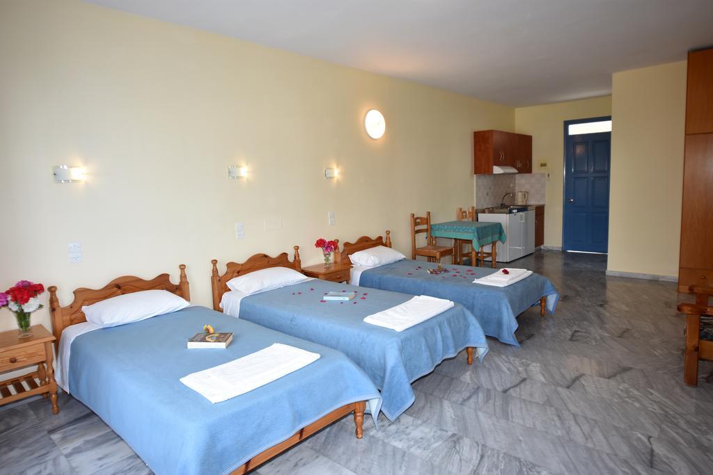 Blue Sky Hotel - Petra - Lesvos - Greece Экстерьер фото